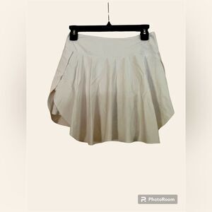 Flowy running athletic yoga shorts with with pockets